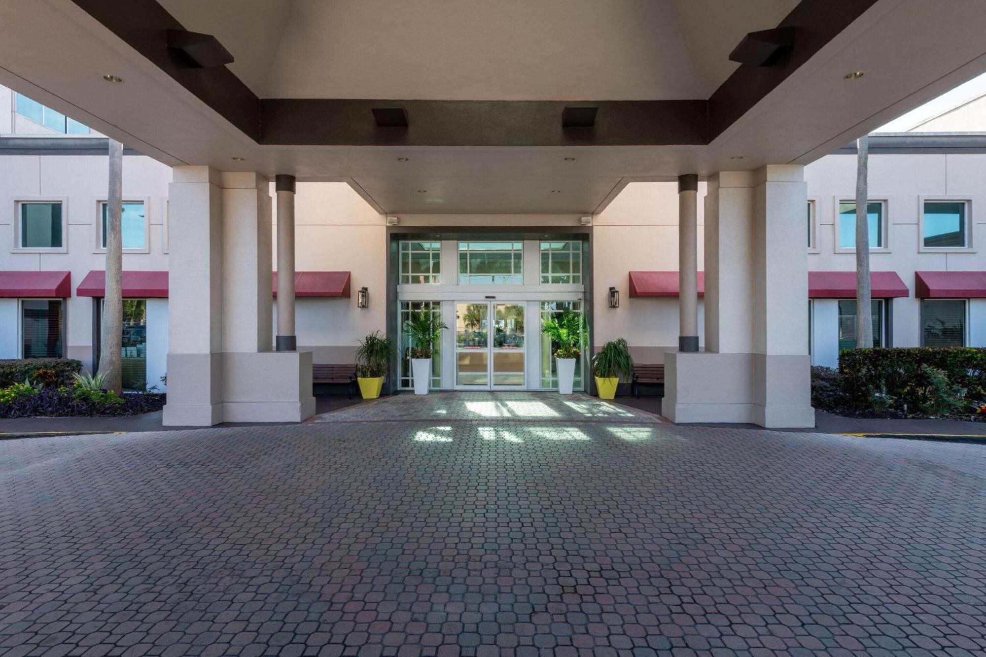 Готель Ramada By Wyndham Kissimmee Gateway Орландо Екстер'єр фото